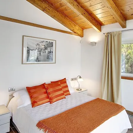 Sleeps 10 Pool Air Con Wifi * Bellagio