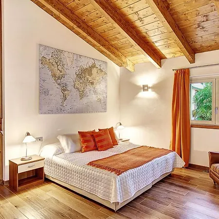 Villa Sleeps 10 Pool Air Con Wifi
